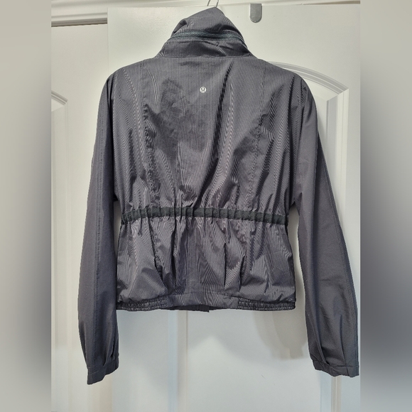 Lululemon grey hooded jacket, size 4 - Picture 6 of 7